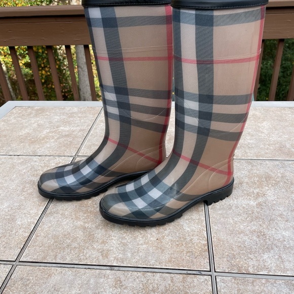 Burberry Nova Check Rubber Boots - Picture 2 of 16